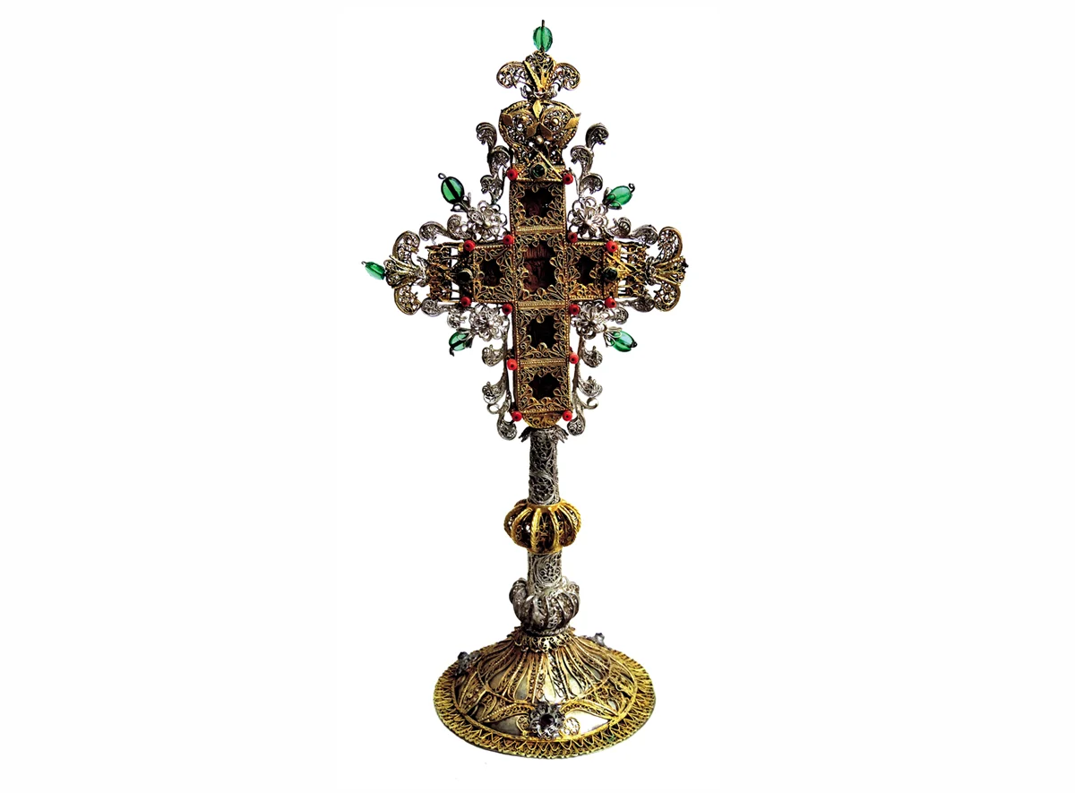 The wooden cross with gold and silver (1858.)